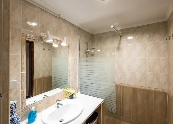 ホステル Guestrooms By Hoa *