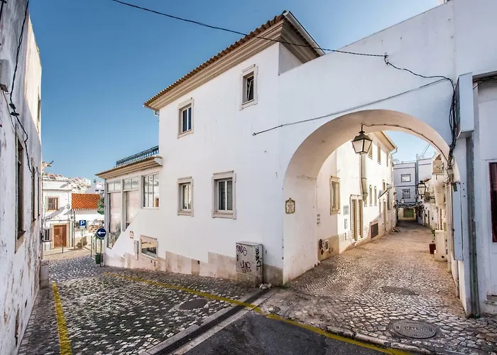 Guestrooms By Hoa ホステル