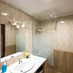 Hostal Guestrooms By Hoa *