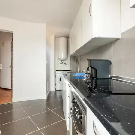 Guestrooms By Hoa אכסניה