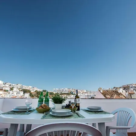 אכסניה Guestrooms By Hoa *